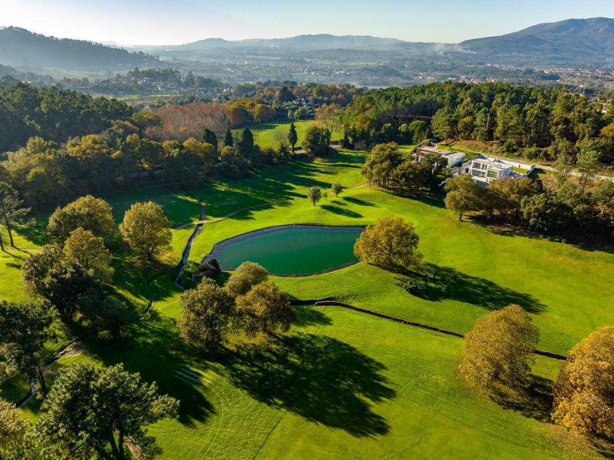 Golf Course - Luxurious Flat T3 - Ponte De Lima Apartment Luaran gambar