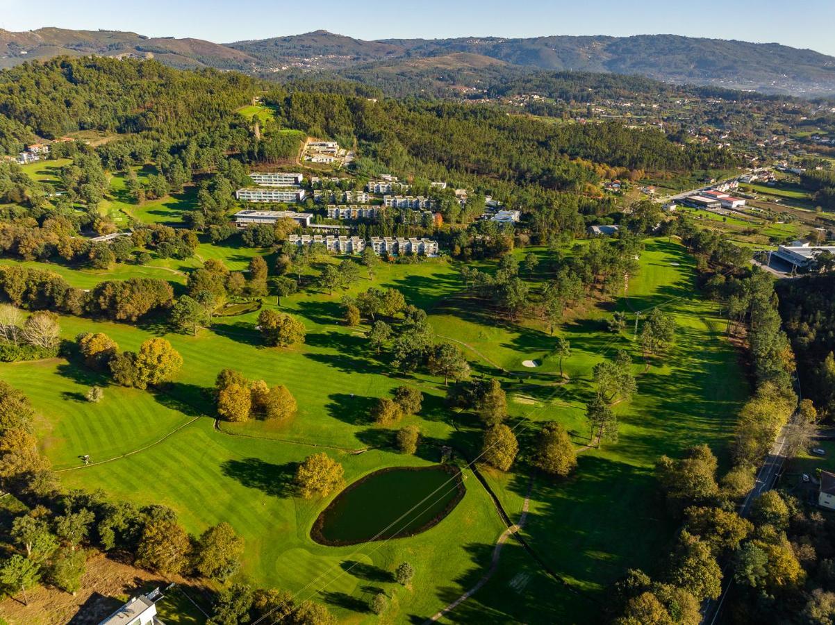 Golf Course - Luxurious Flat T3 - Ponte De Lima Apartment Luaran gambar