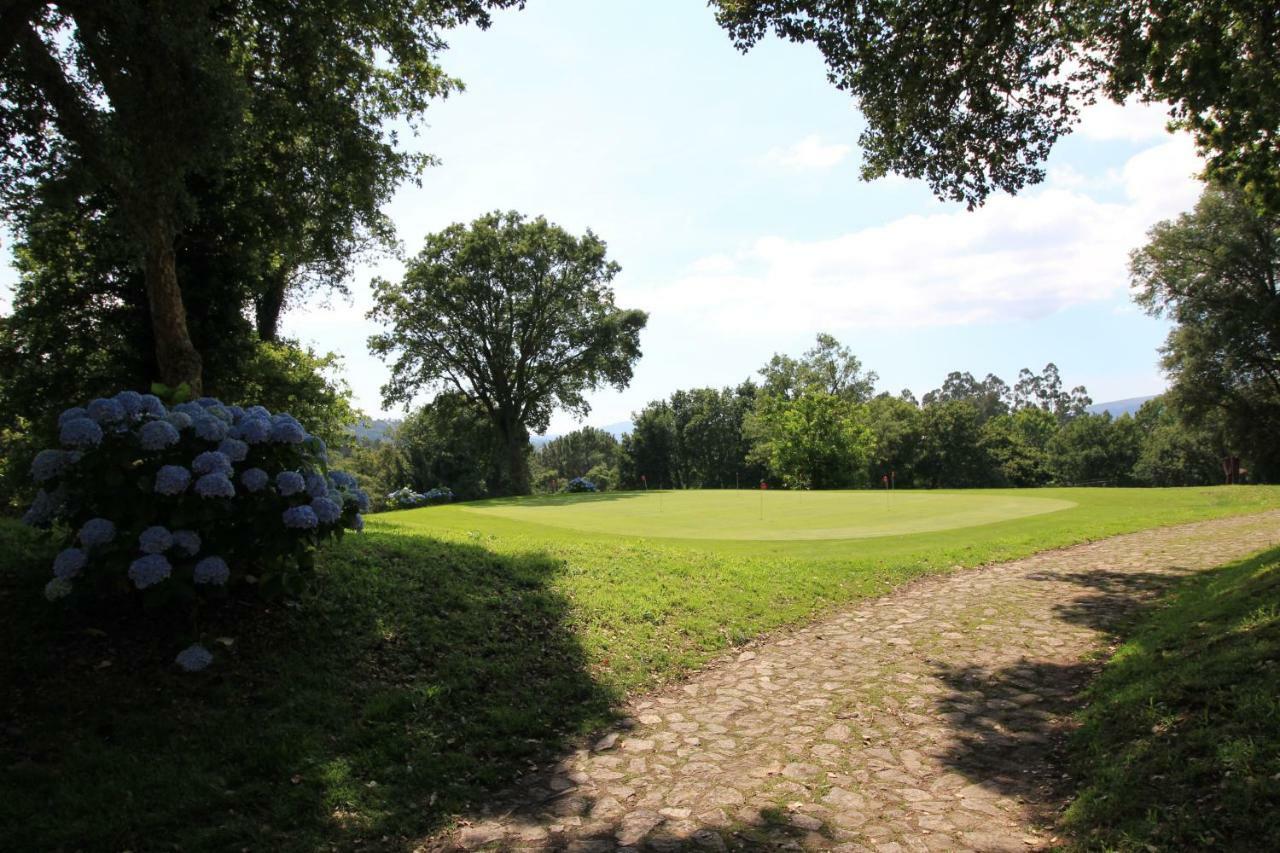 Golf Course - Luxurious Flat T3 - Ponte De Lima Apartment Luaran gambar